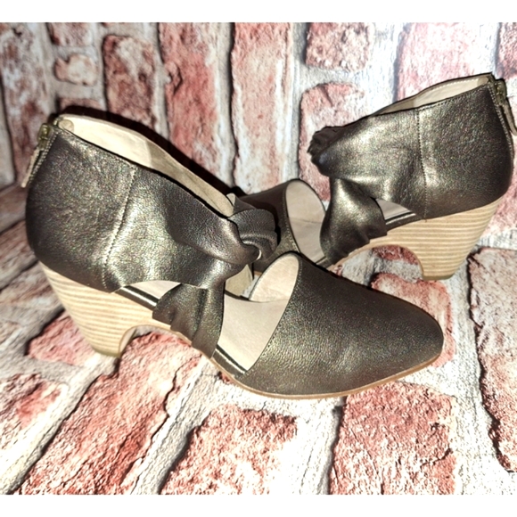 Eileen Fisher 'Mary' Twist Front Metallic Leather Wedge Pump - Bronze - Picture 9 of 16
